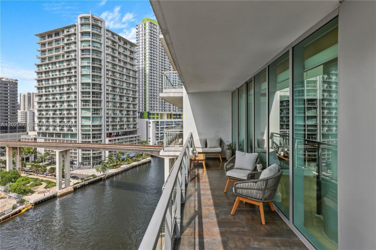 92 SW 3rd St , Unit 1201, Miami, FL 33130 Photo
