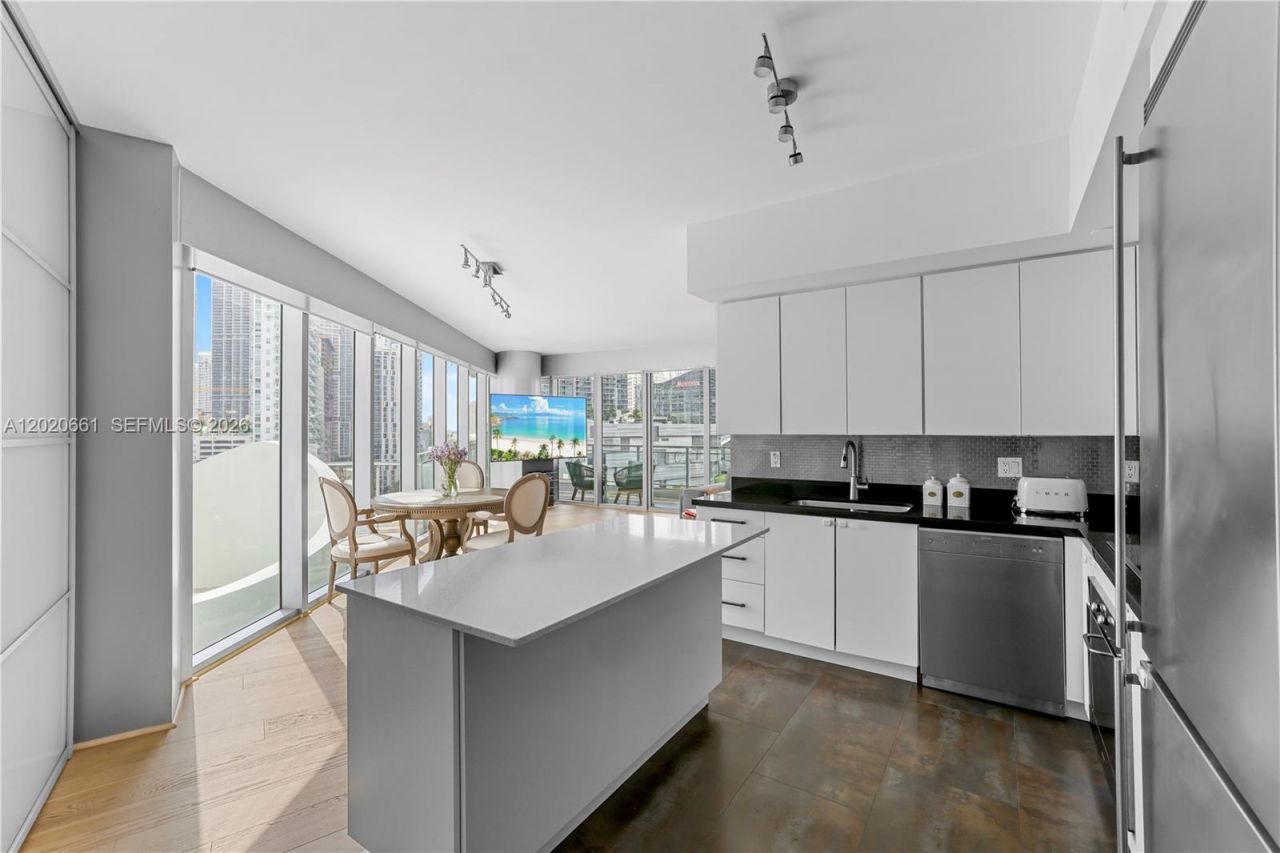 92 SW 3rd St , Unit 1201, Miami, FL 33130 Photo