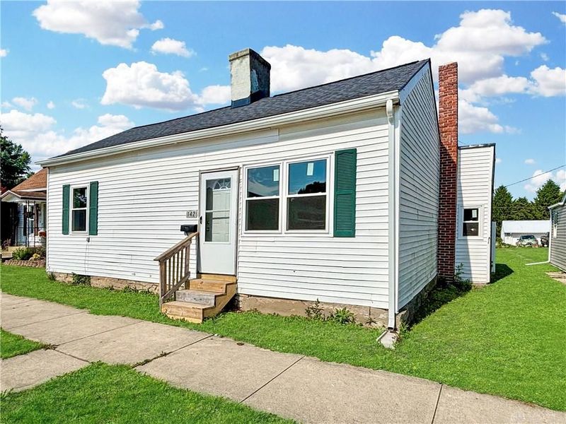 142 N Washington Street, New Paris, OH 45347 Photo 2