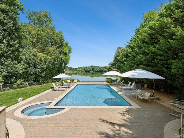 21 Lake Road, Great Neck, NY 11020