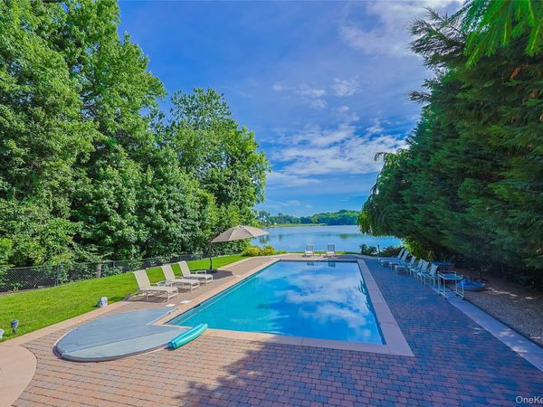 21 Lake Road, Great Neck, NY 11020