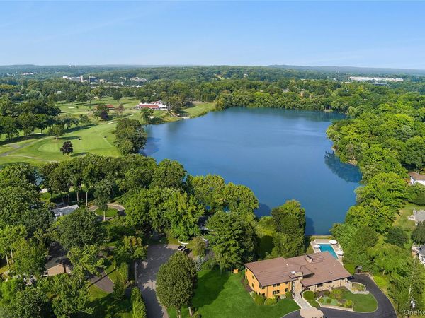 21 Lake Road, Great Neck, NY 11020