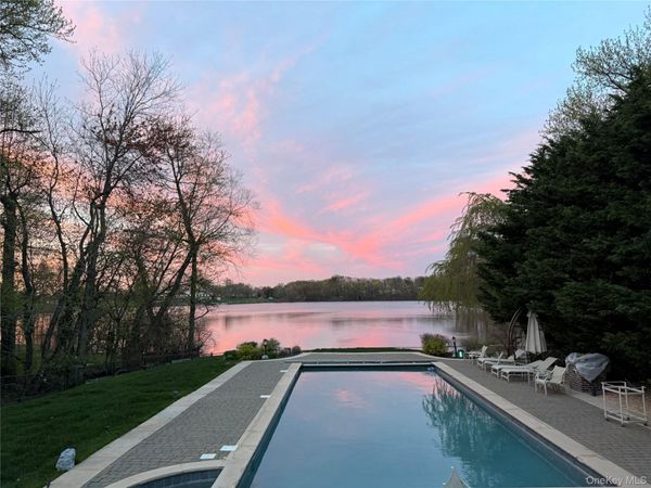 21 Lake Road, Great Neck, NY 11020