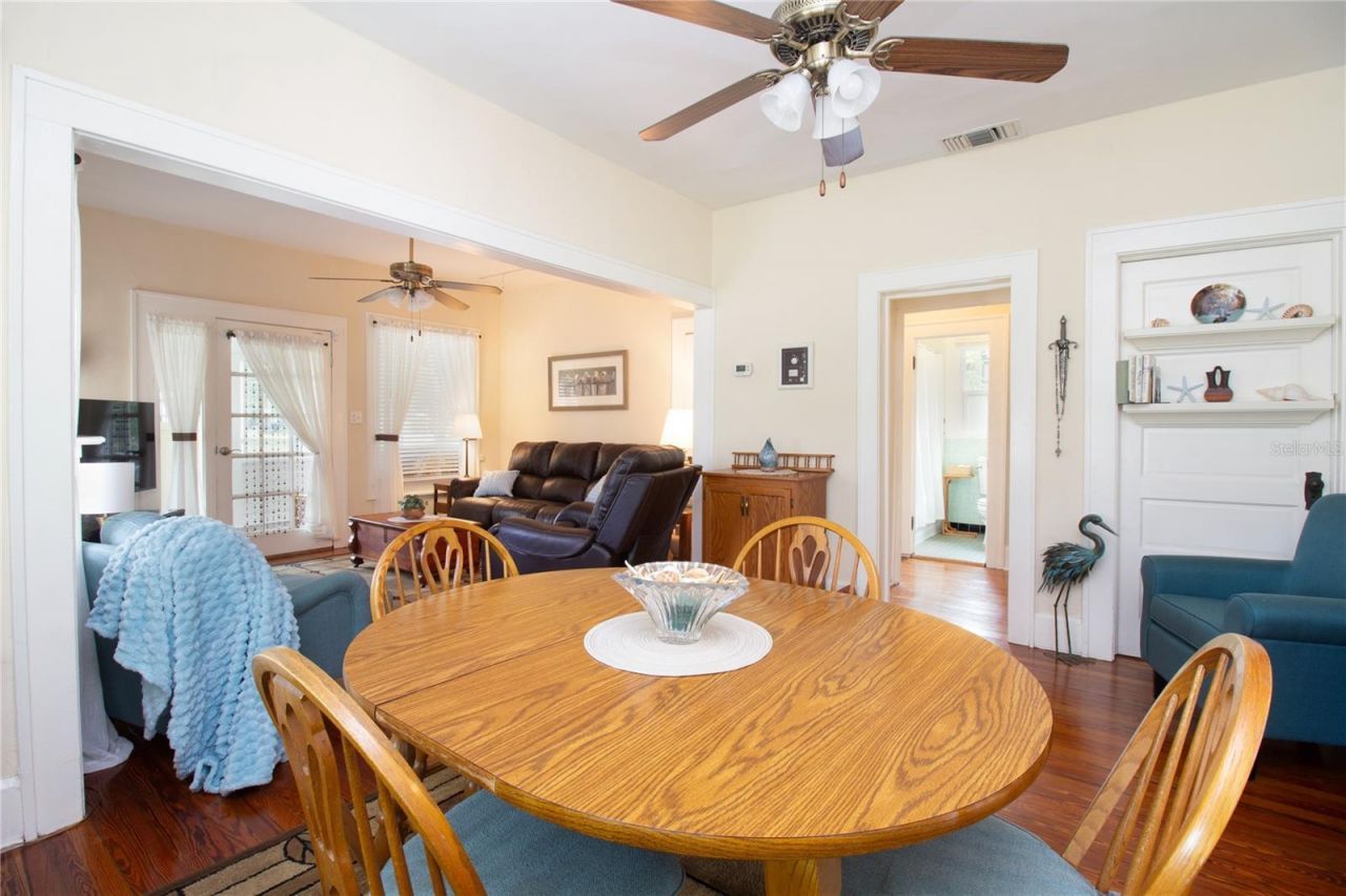 2962 Burlington Avenue N, Saint Petersburg, FL 33713 Photo