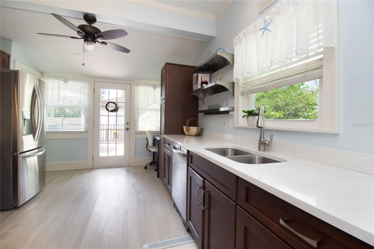 2962 Burlington Avenue N, Saint Petersburg, FL 33713 Photo