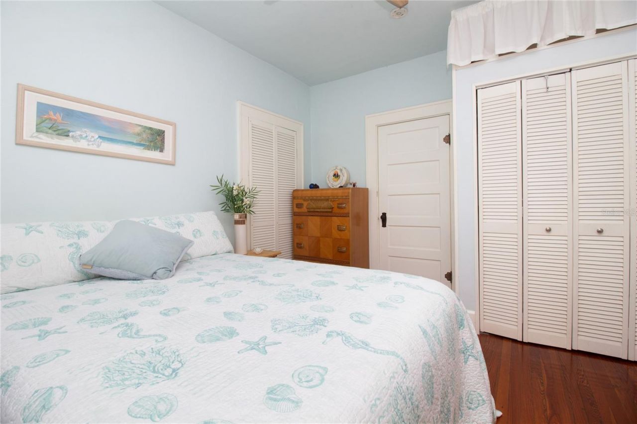 2962 Burlington Avenue N, Saint Petersburg, FL 33713 Photo