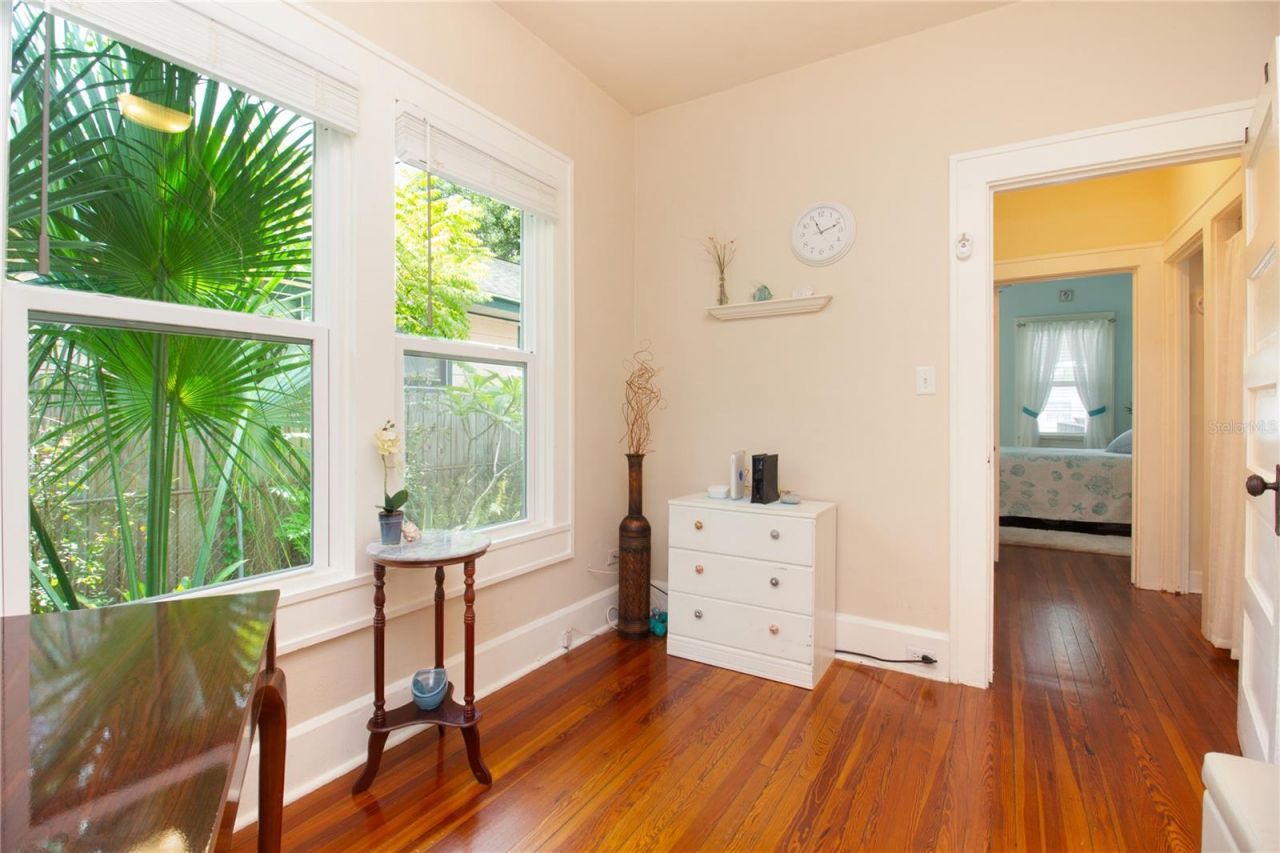 2962 Burlington Avenue N, Saint Petersburg, FL 33713 Photo