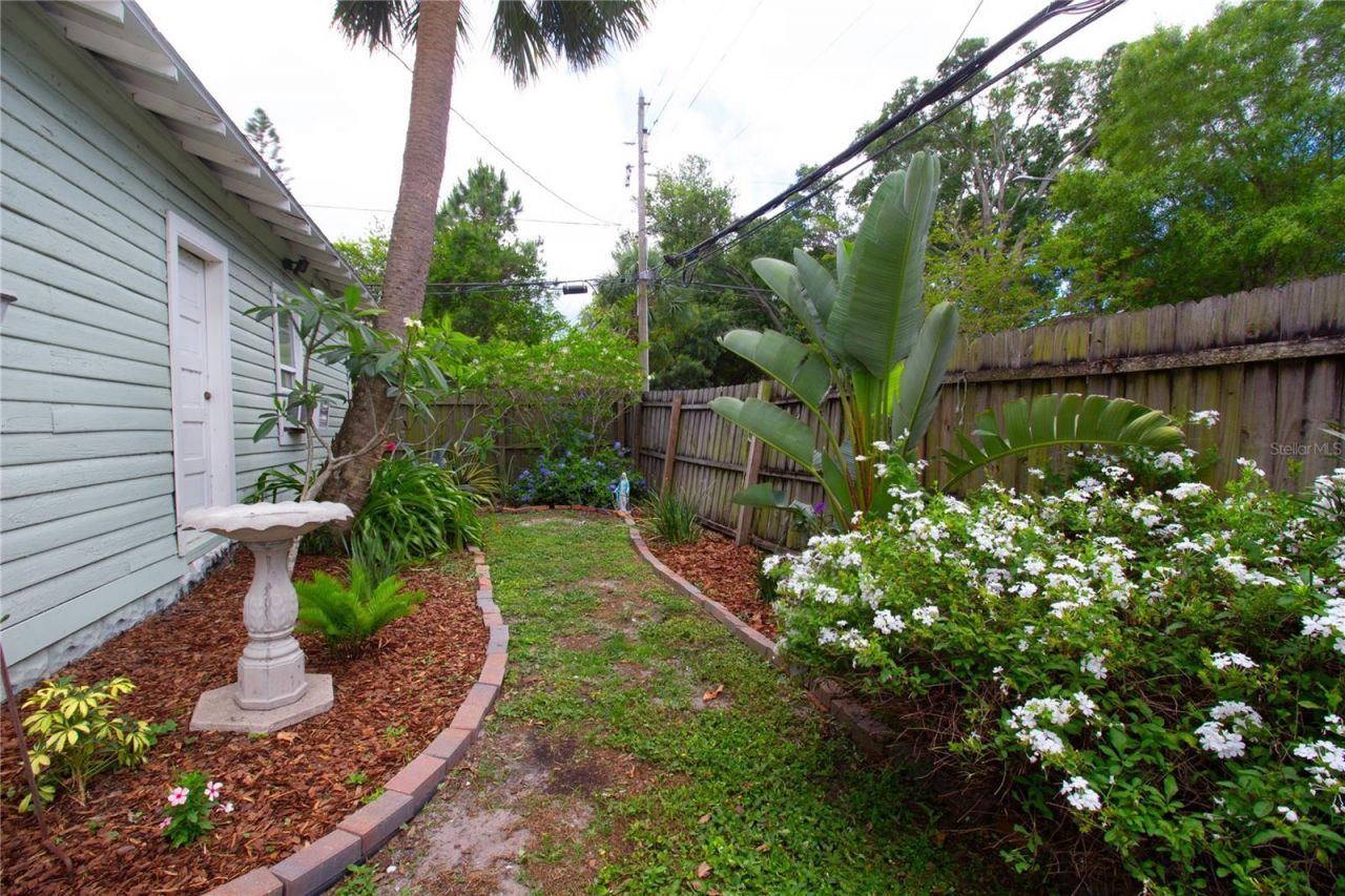 2962 Burlington Avenue N, Saint Petersburg, FL 33713 Photo