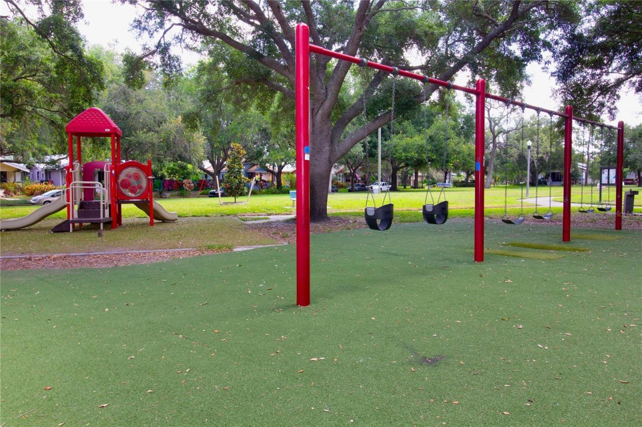 2962 Burlington Avenue N, Saint Petersburg, FL 33713 Photo
