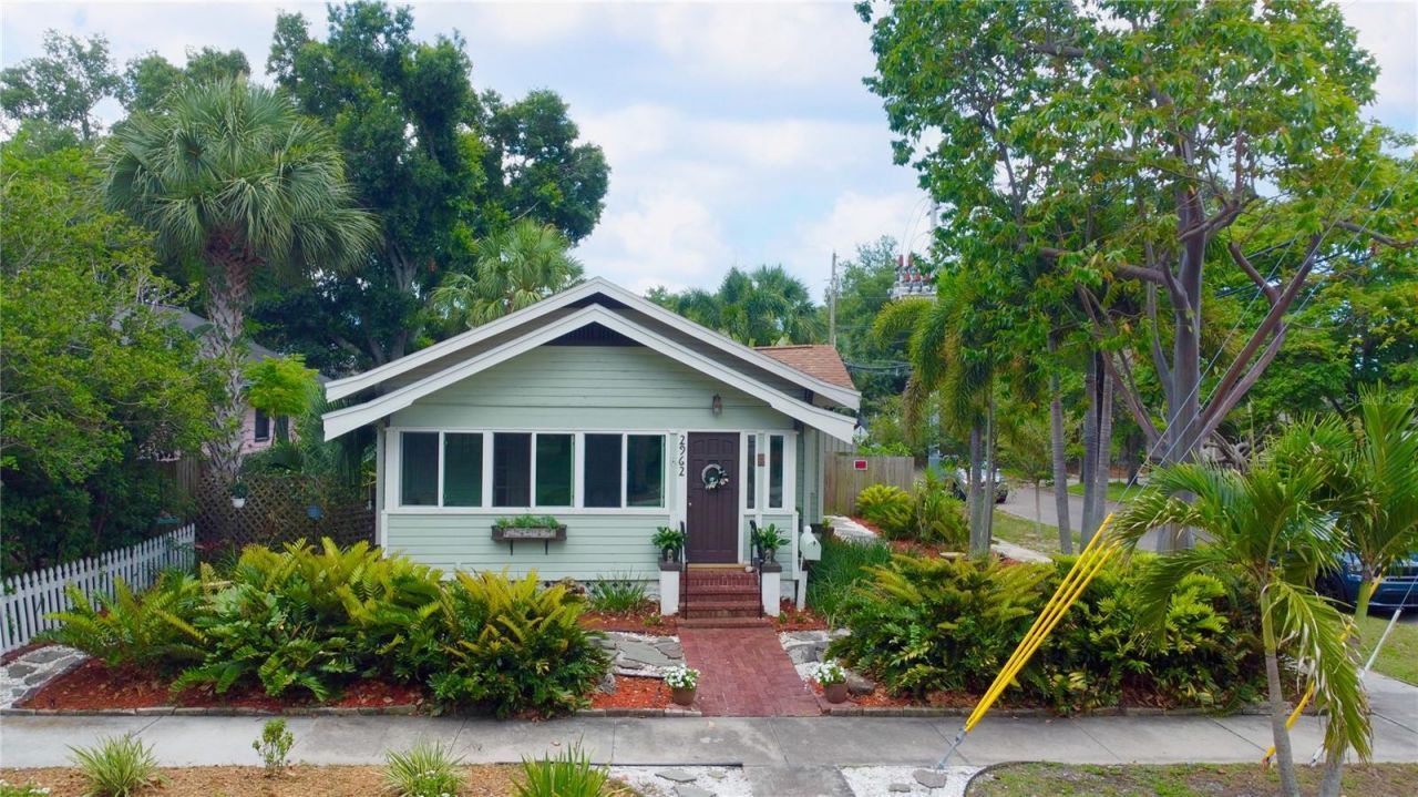 2962 Burlington Avenue N, Saint Petersburg, FL 33713 Photo