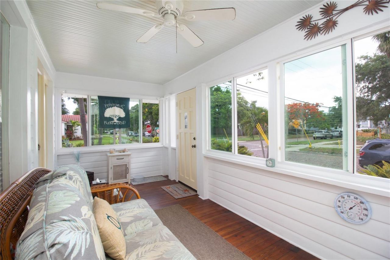 2962 Burlington Avenue N, Saint Petersburg, FL 33713 Photo