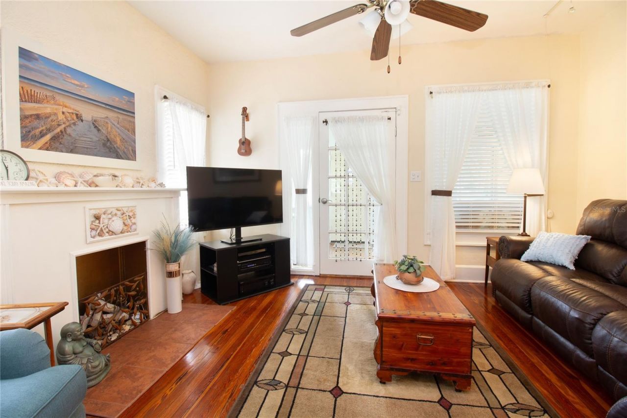 2962 Burlington Avenue N, Saint Petersburg, FL 33713 Photo