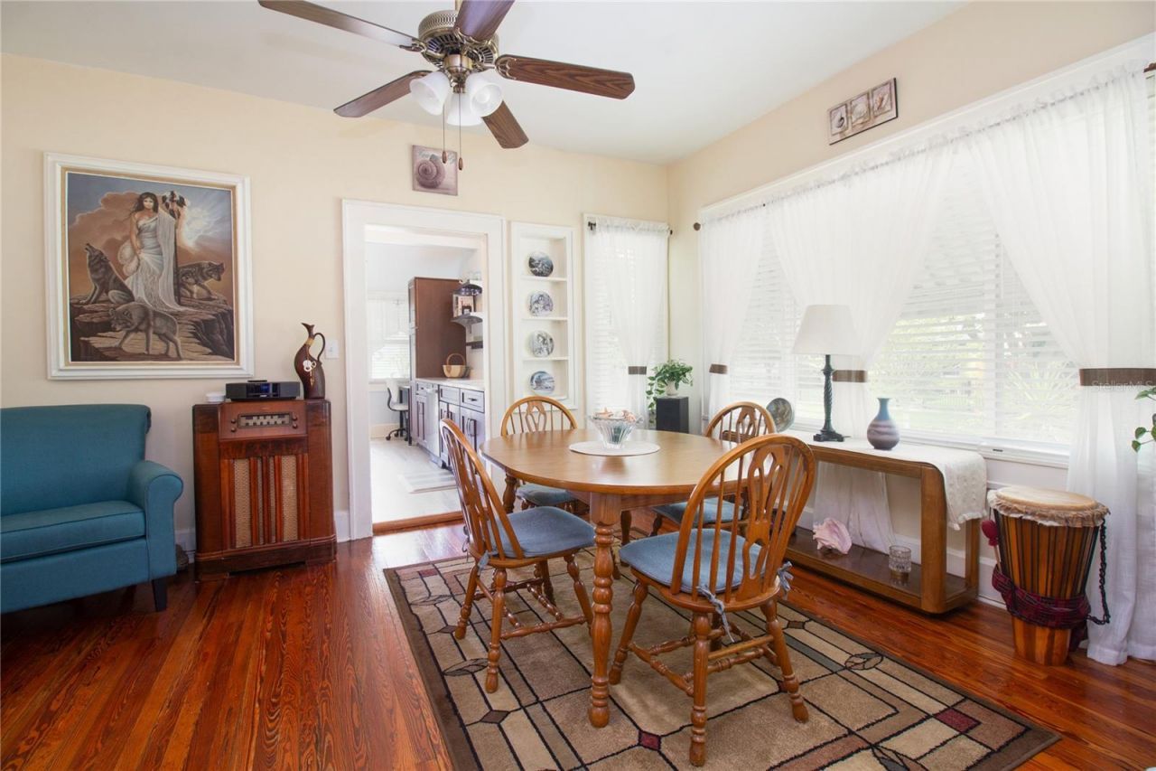 2962 Burlington Avenue N, Saint Petersburg, FL 33713 Photo