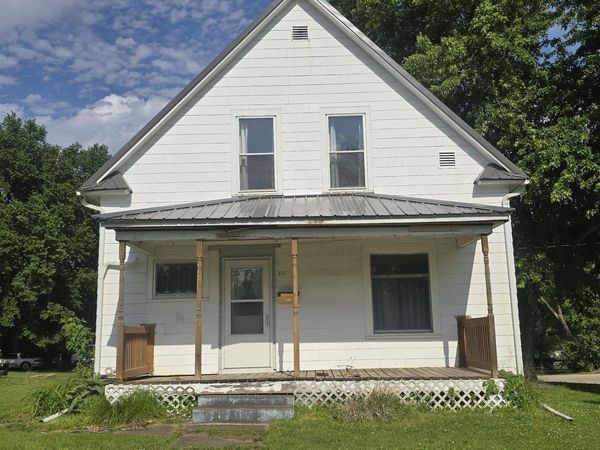 302 N Van Buren Avenue, Ottumwa, IA 52501