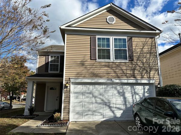 3042 Meadow Knoll Drive , Charlotte, NC 28269