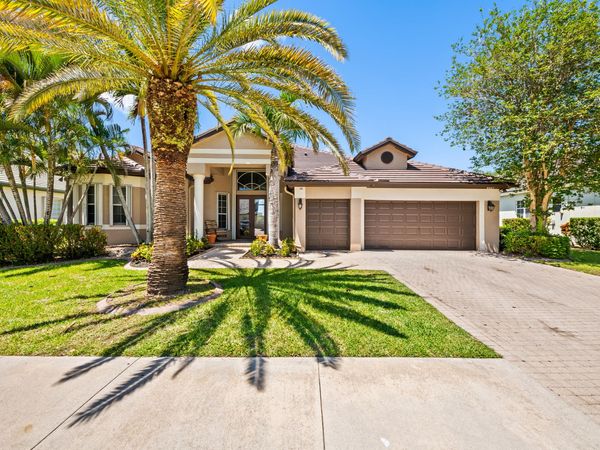 8027 N Savannah Circle, Davie, FL 33328