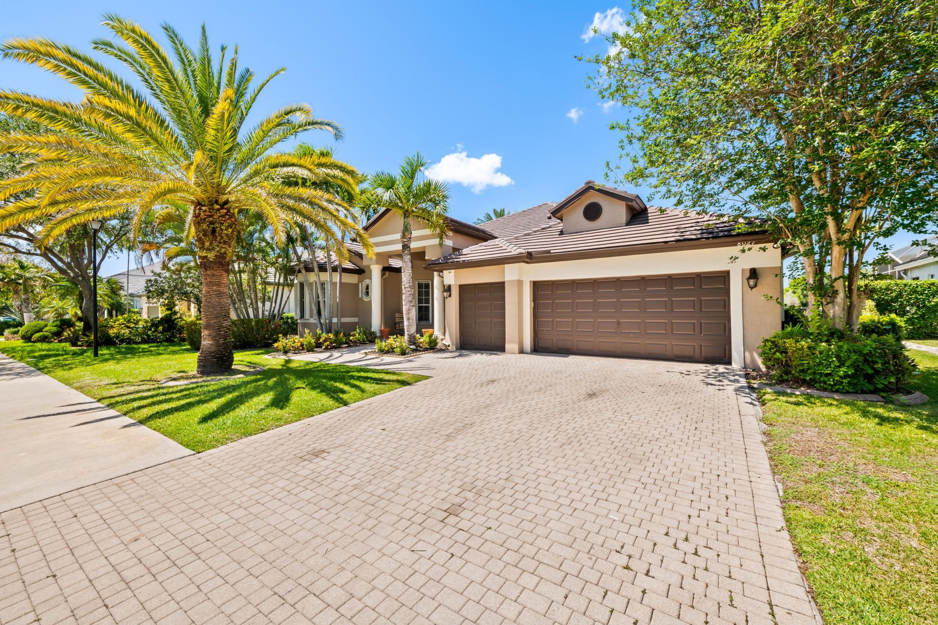 8027 N Savannah Circle, Davie, FL 33328 Photo