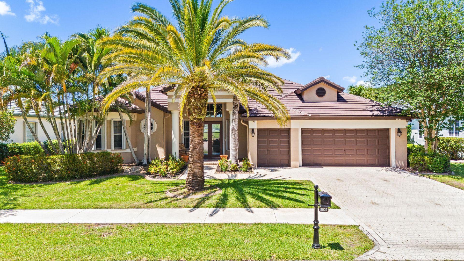 8027 N Savannah Circle, Davie, FL 33328 Photo