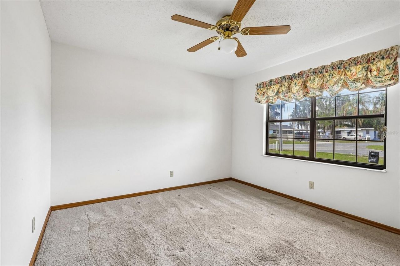 931 Cr 457a , Lake Panasoffkee, FL 33538 Photo