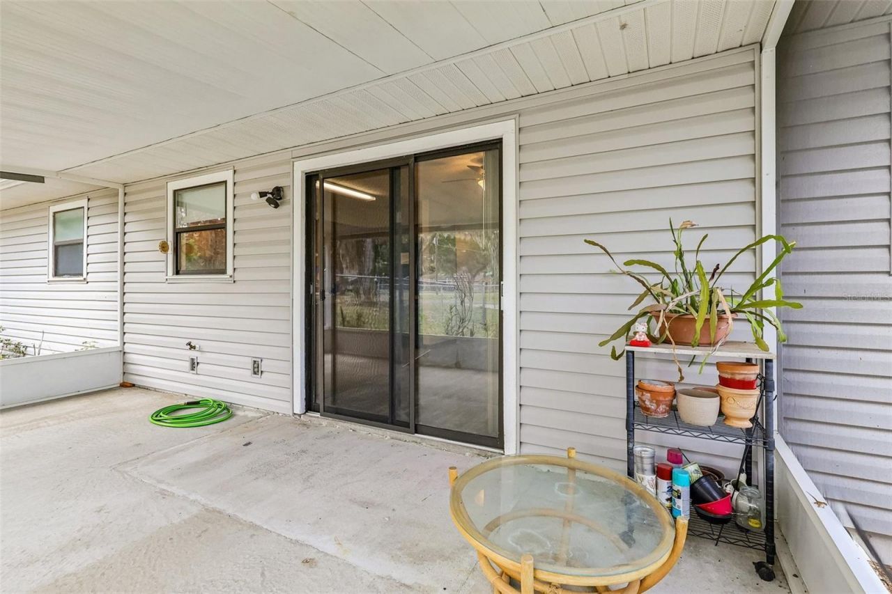 931 Cr 457a , Lake Panasoffkee, FL 33538 Photo