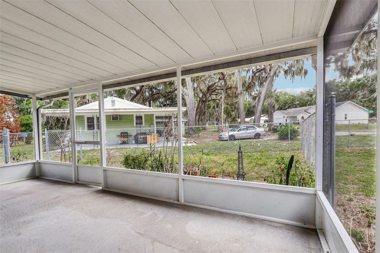 931 Cr 457a , Lake Panasoffkee, FL 33538 Photo