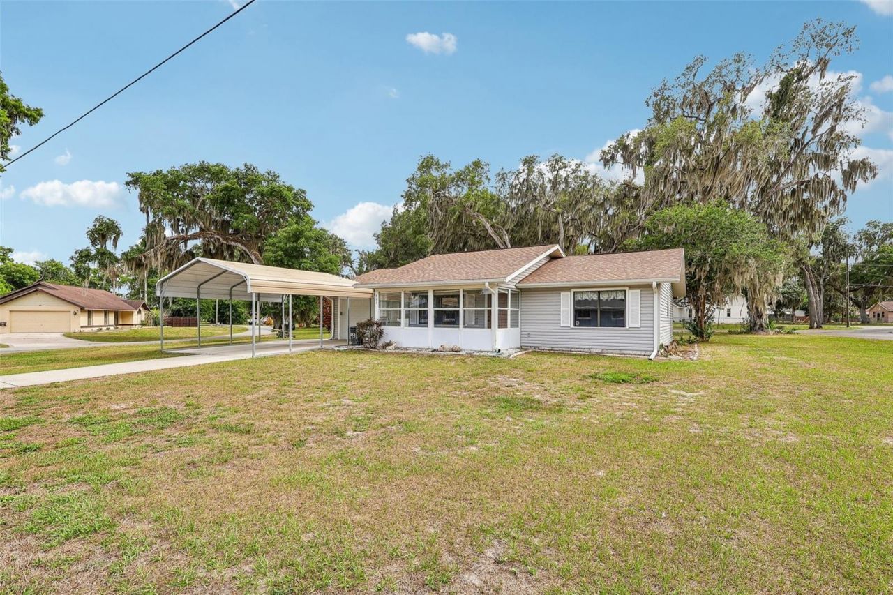 931 Cr 457a , Lake Panasoffkee, FL 33538 Photo