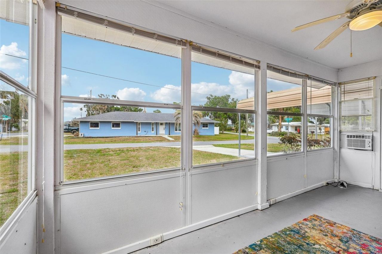 931 Cr 457a , Lake Panasoffkee, FL 33538 Photo