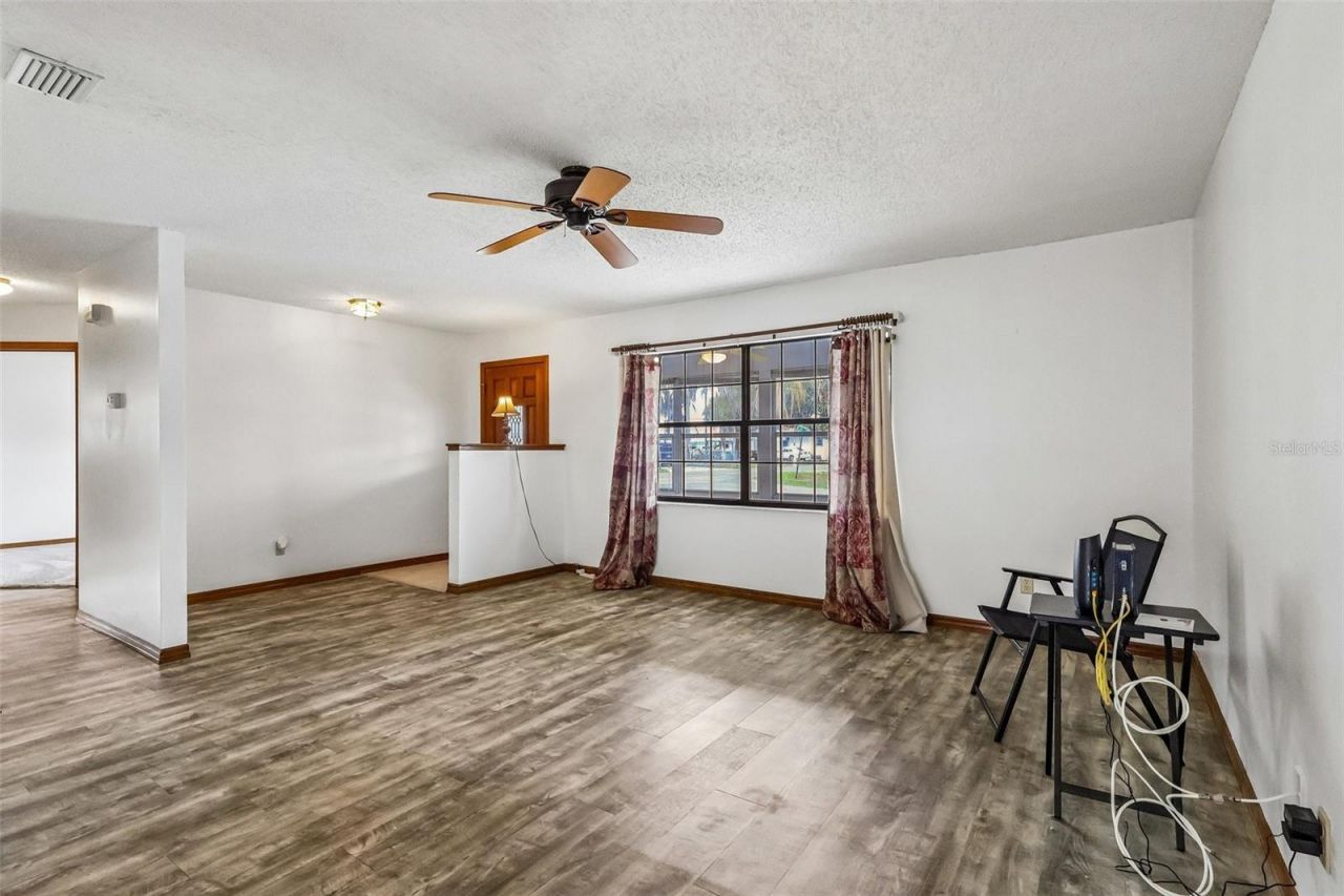 931 Cr 457a , Lake Panasoffkee, FL 33538 Photo