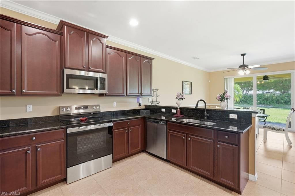 2506 Blackburn Cir, Cape Coral, FL 33991 Photo