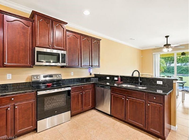 2506 Blackburn Cir, Cape Coral, FL 33991 Photo