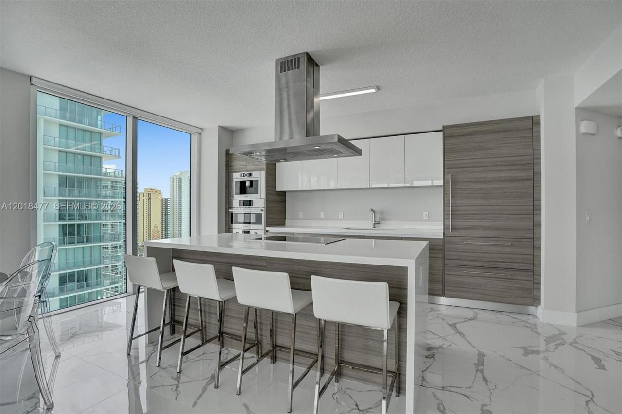 330 Sunny Isles Blvd , Unit 5-2207, Sunny Isles Beach, FL 33160 Photo