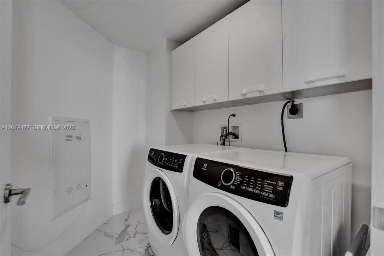 330 Sunny Isles Blvd , Unit 5-2207, Sunny Isles Beach, FL 33160 Photo