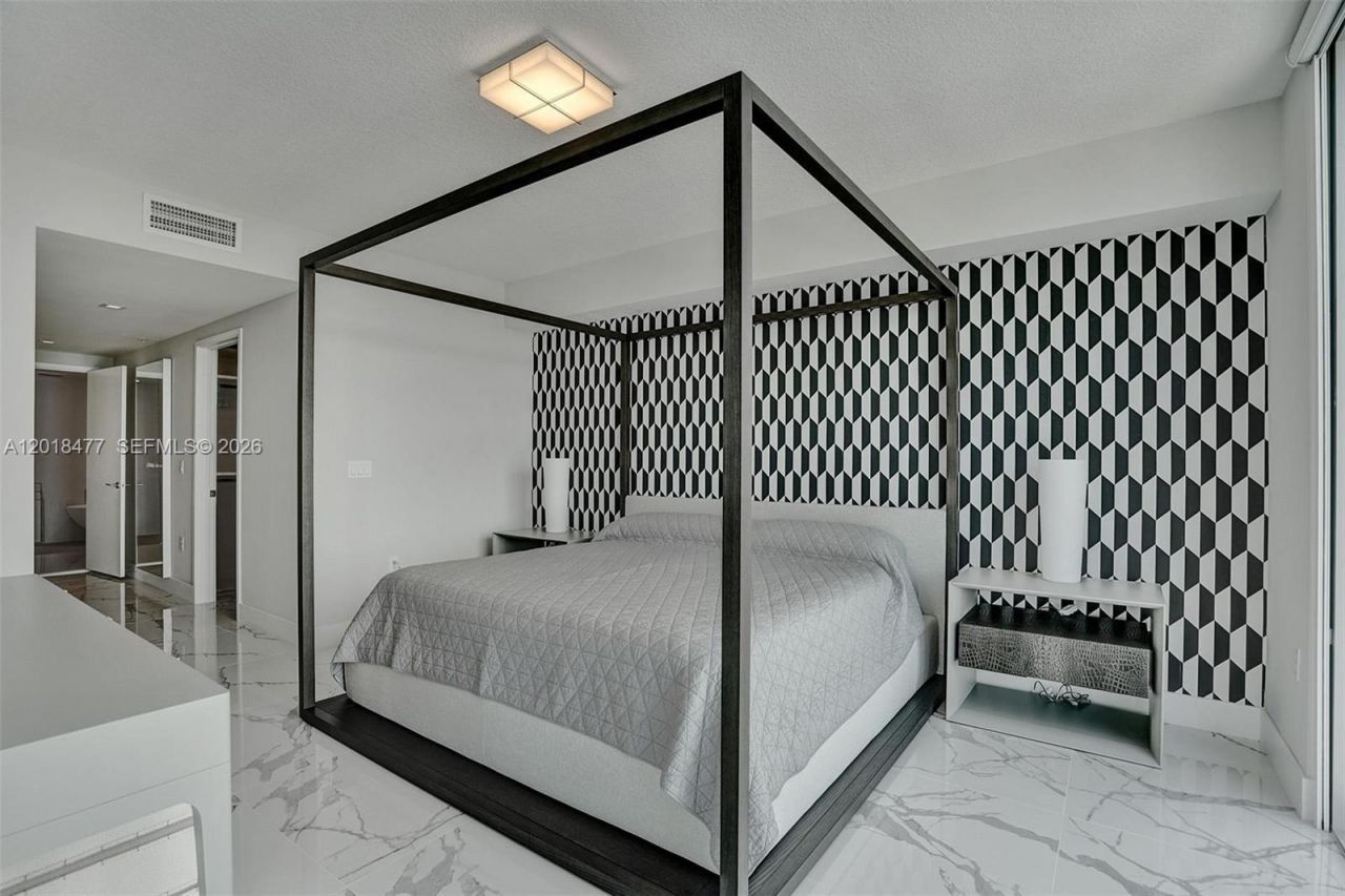 330 Sunny Isles Blvd , Unit 5-2207, Sunny Isles Beach, FL 33160 Photo