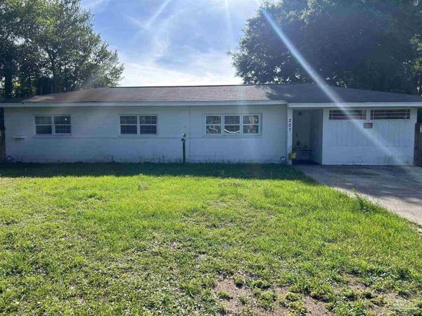 207 Emerald Ave, Pensacola, FL 32505