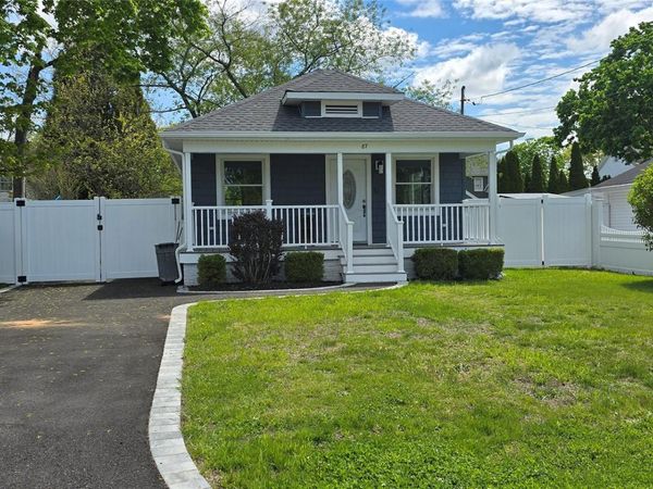 87 Willet Avenue , Sayville, NY 11782