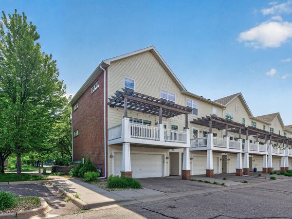1667 Arona Street, Unit 8, Falcon Heights, MN 55108