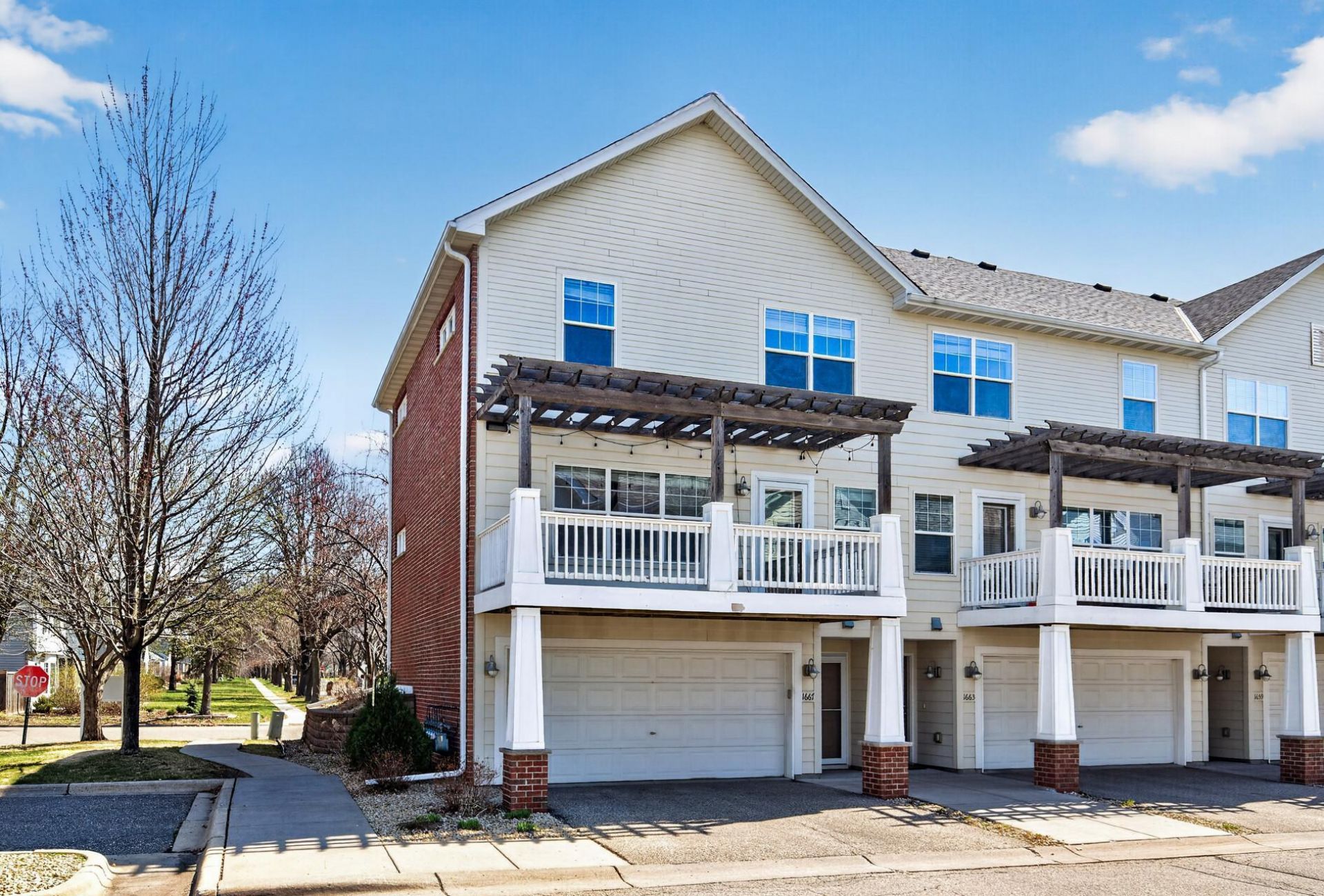 1667 Arona Street , Falcon Heights, MN 55108
