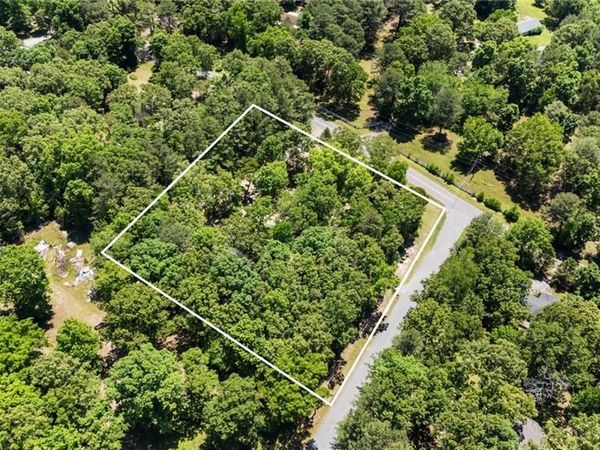 16 Two Run Crossing NW, Cartersville, GA 30120