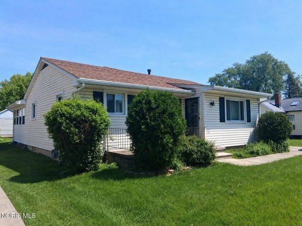 1906 Newport Avenue , Toledo, OH 43613