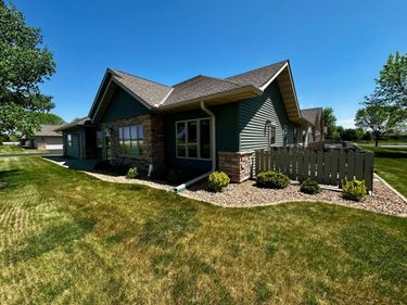 1636 Thunderbird Road, Unit 11, Marshall, MN 56258