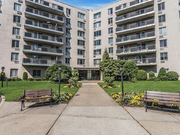 135 Post Avenue , Unit 5-L, Westbury, NY 11590