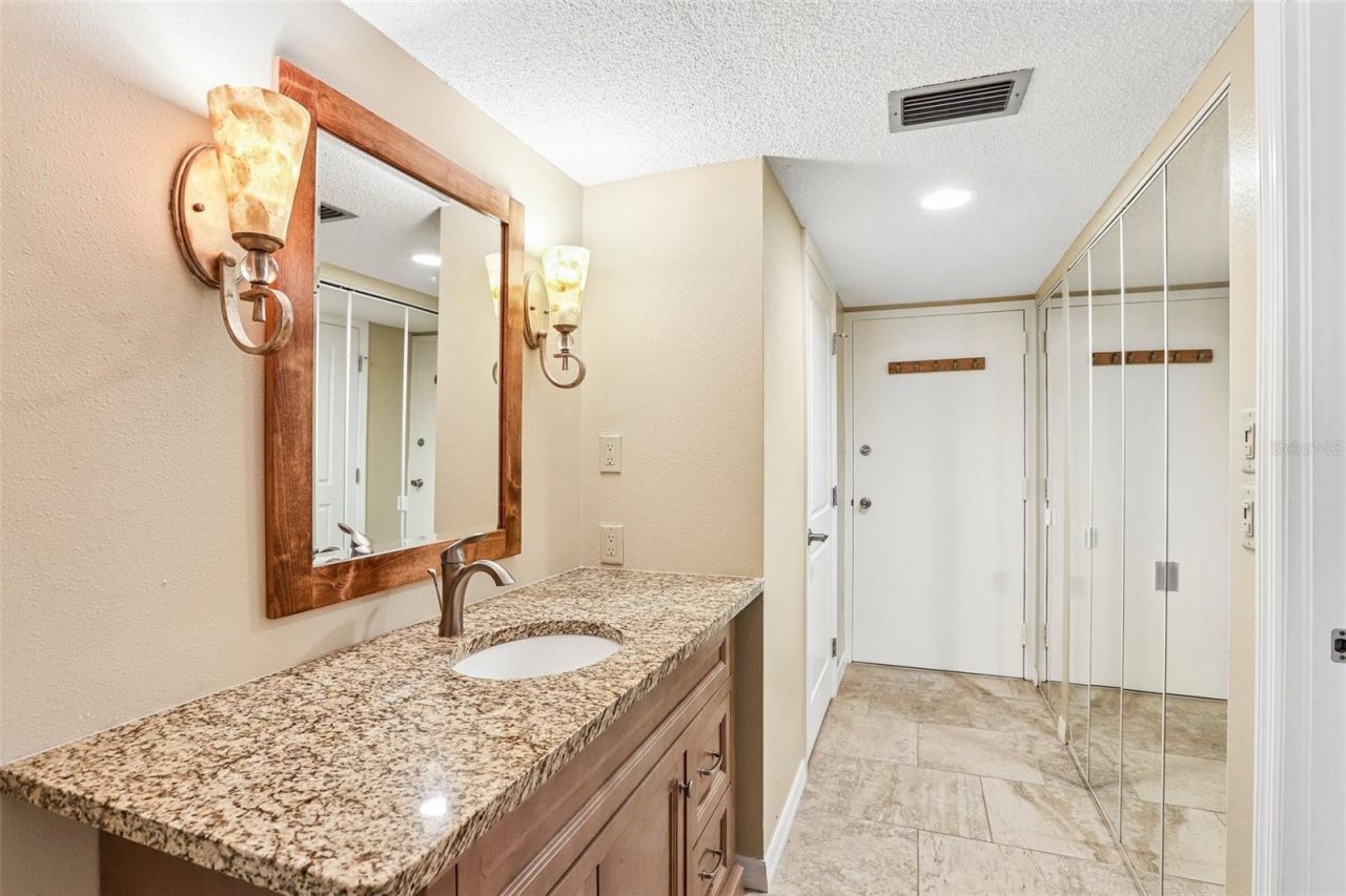 450 S Gulfview Boulevard, Unit 703, Clearwater, FL 33767 Photo