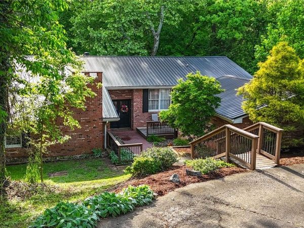 140 Sylvan Way , Marietta, OH 45750