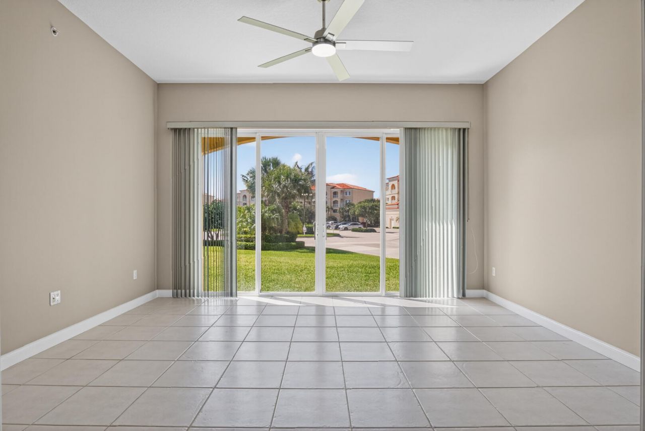 37 E Harbour Isle Dr Drive E, Unit 106, Fort Pierce, FL 34949 Photo