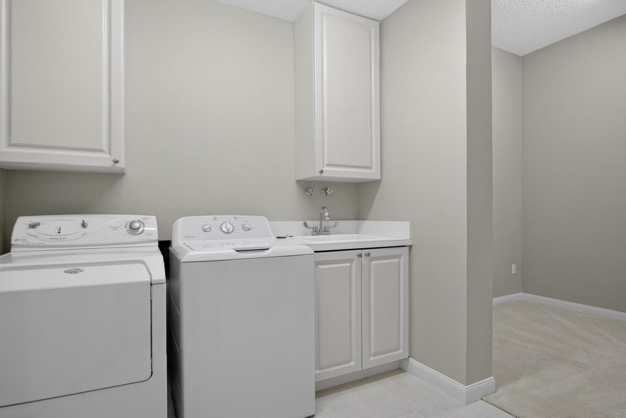37 E Harbour Isle Dr Drive E, Unit 106, Fort Pierce, FL 34949 Photo