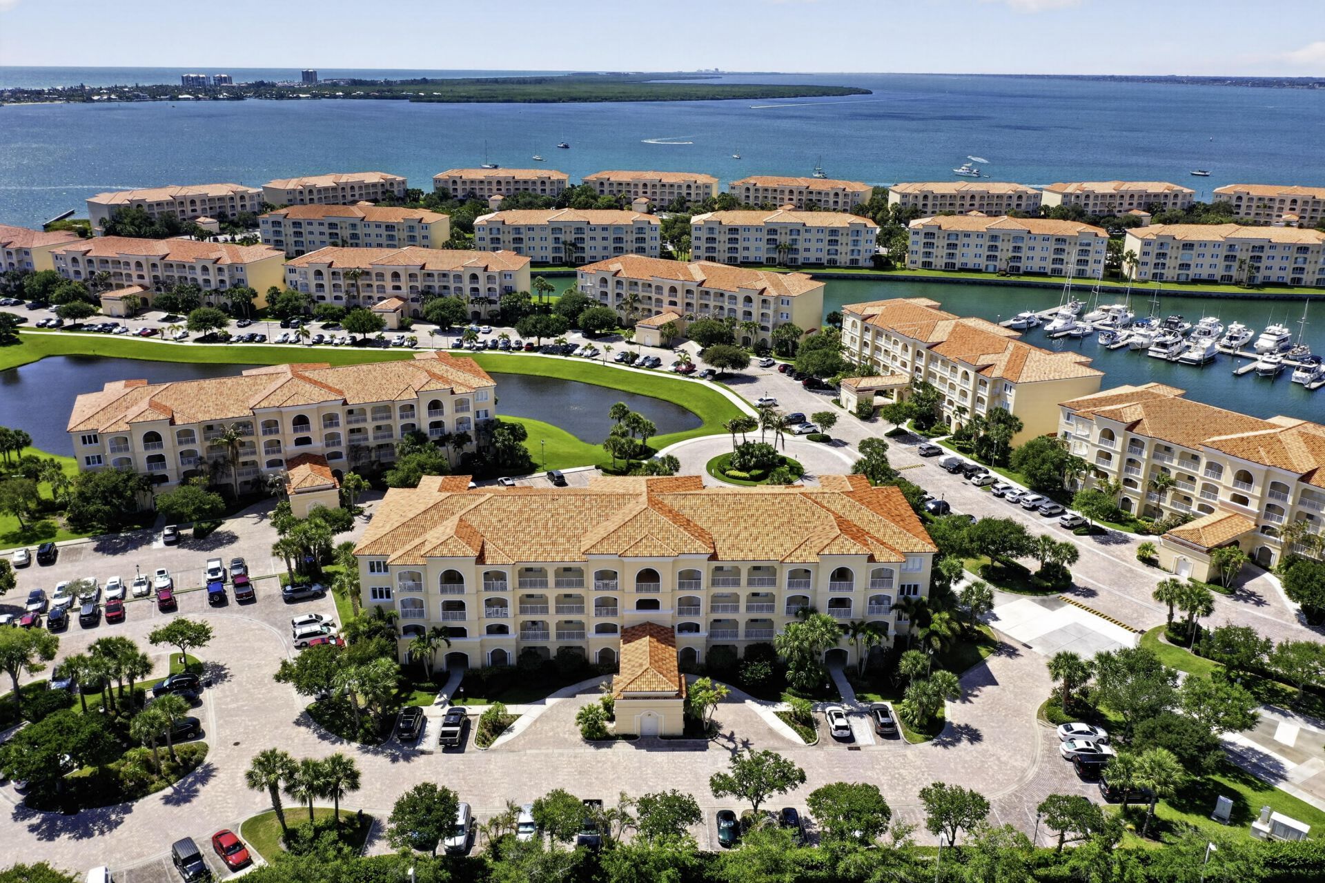 37 E Harbour Isle Dr Drive E, Unit 106, Fort Pierce, FL 34949 Photo