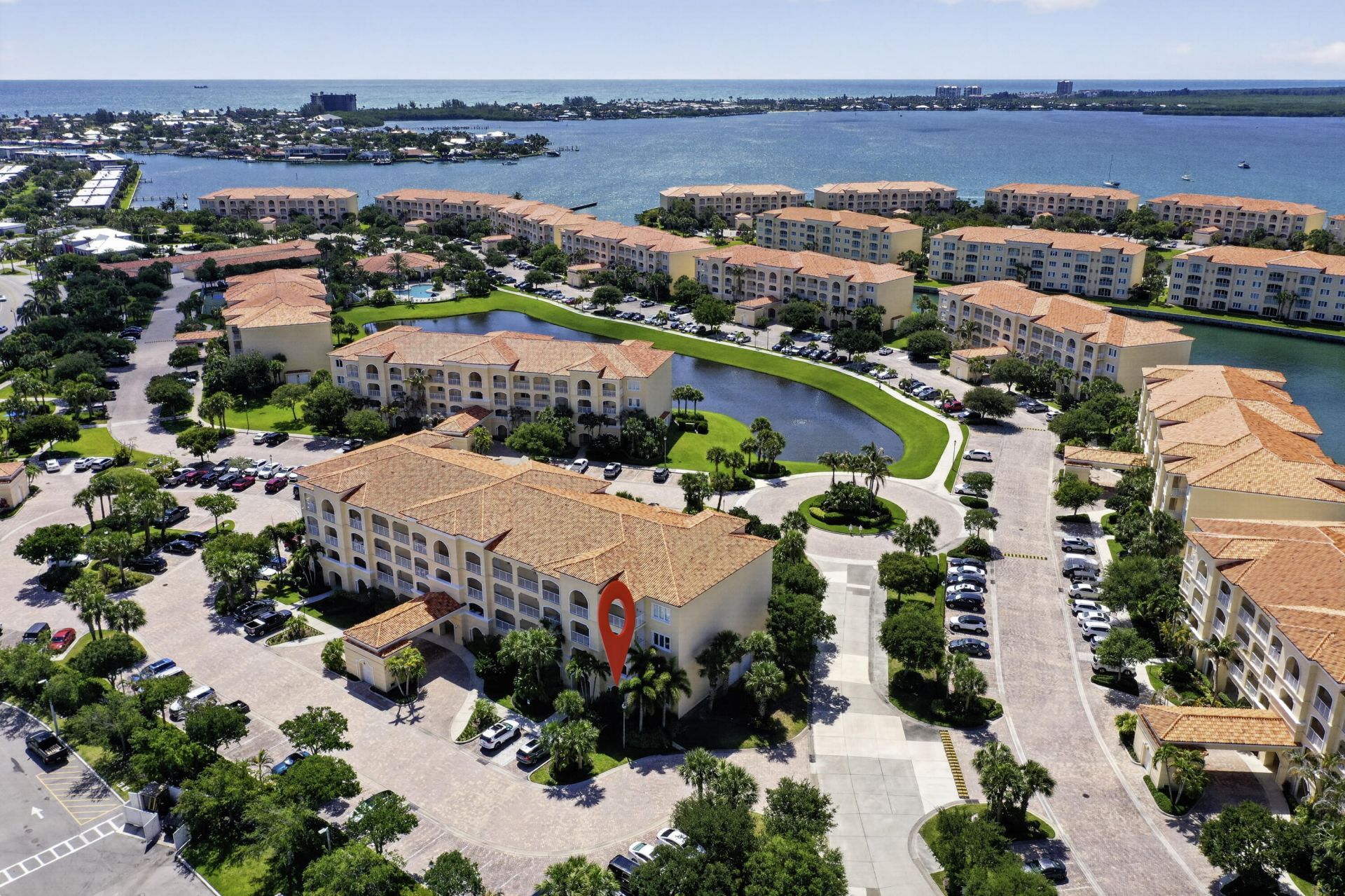 37 E Harbour Isle Dr Drive E, Unit 106, Fort Pierce, FL 34949 Photo
