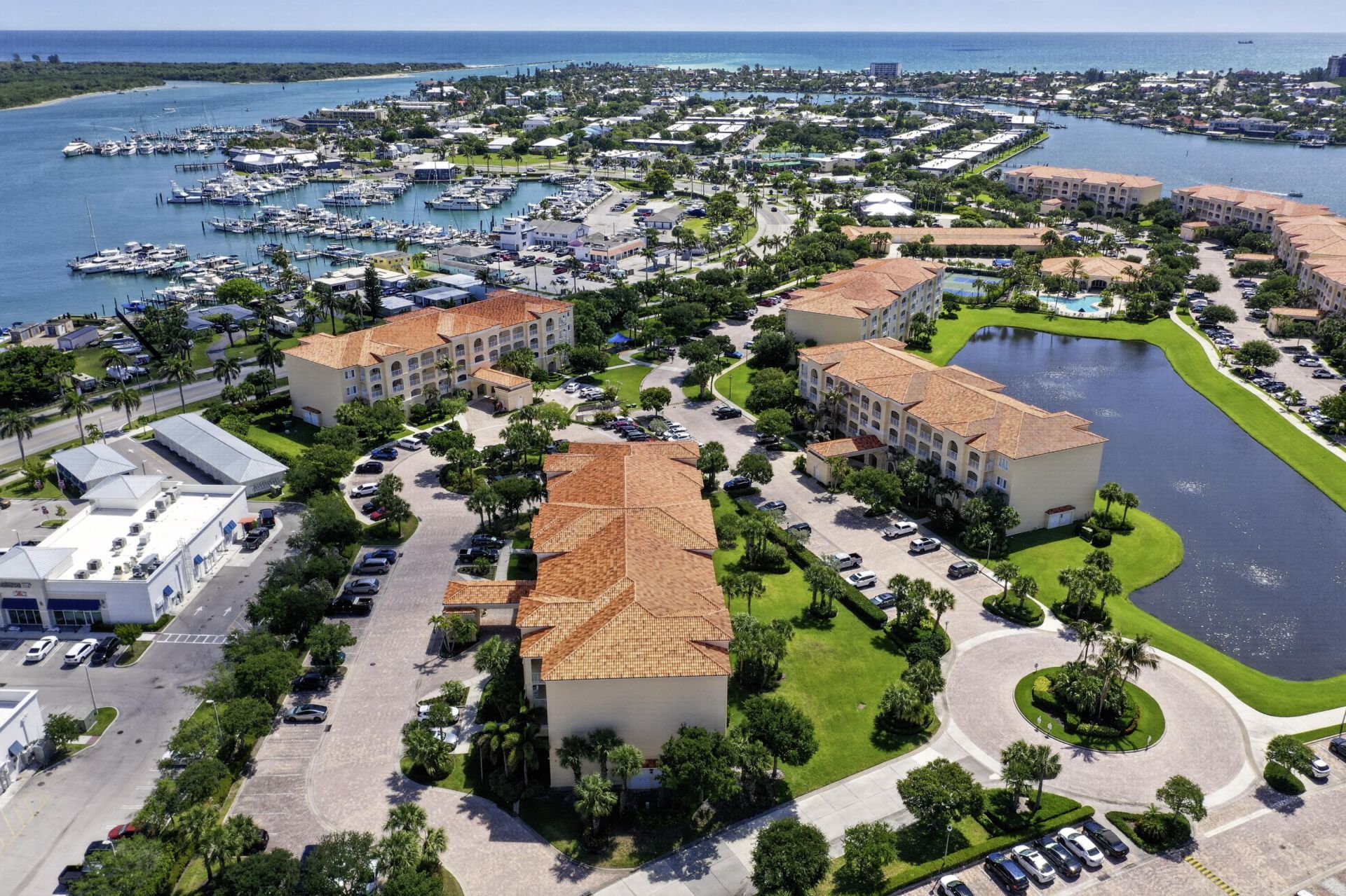 37 E Harbour Isle Dr Drive E, Unit 106, Fort Pierce, FL 34949 Photo