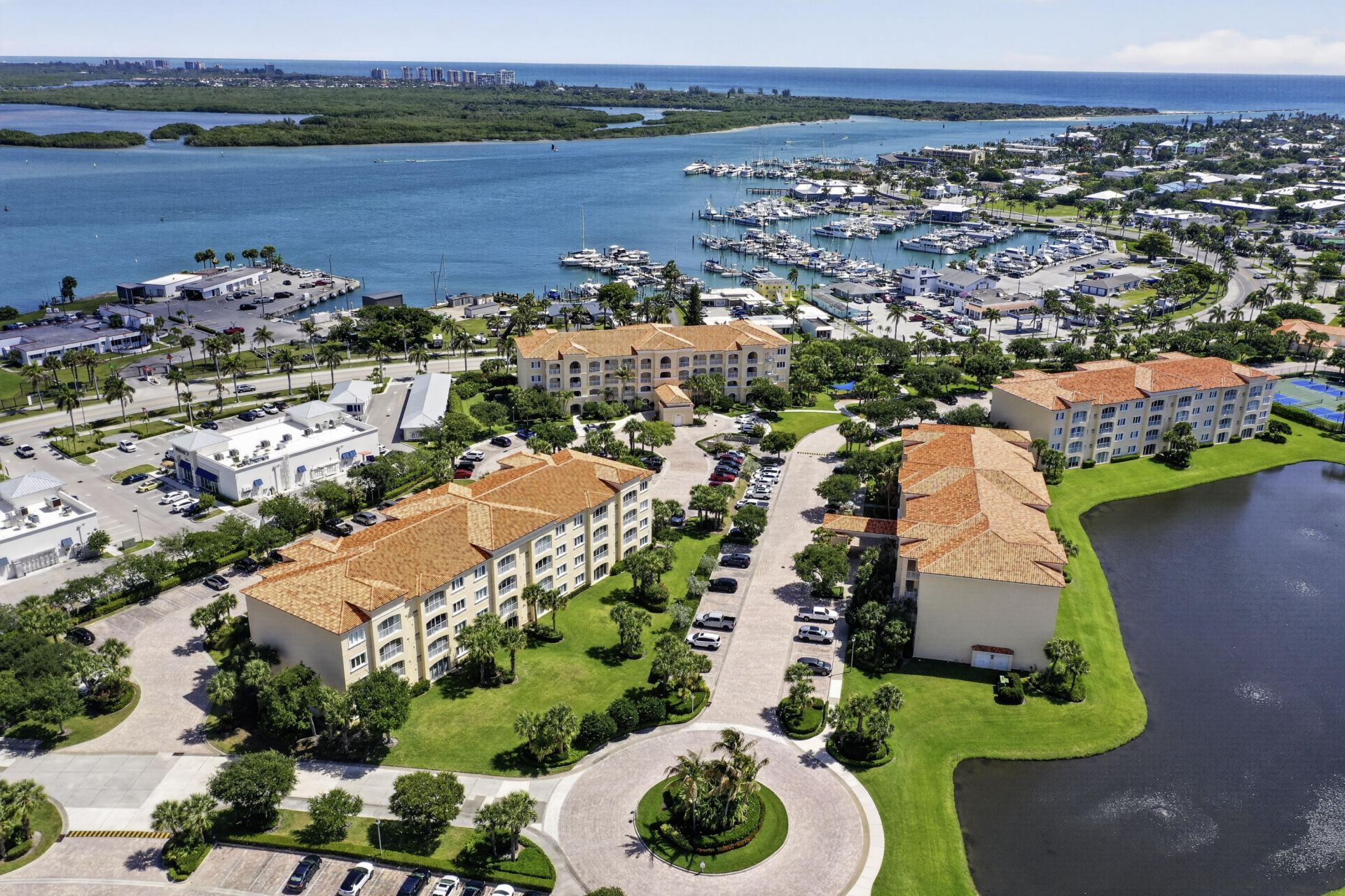 37 E Harbour Isle Dr Drive E, Unit 106, Fort Pierce, FL 34949 Photo