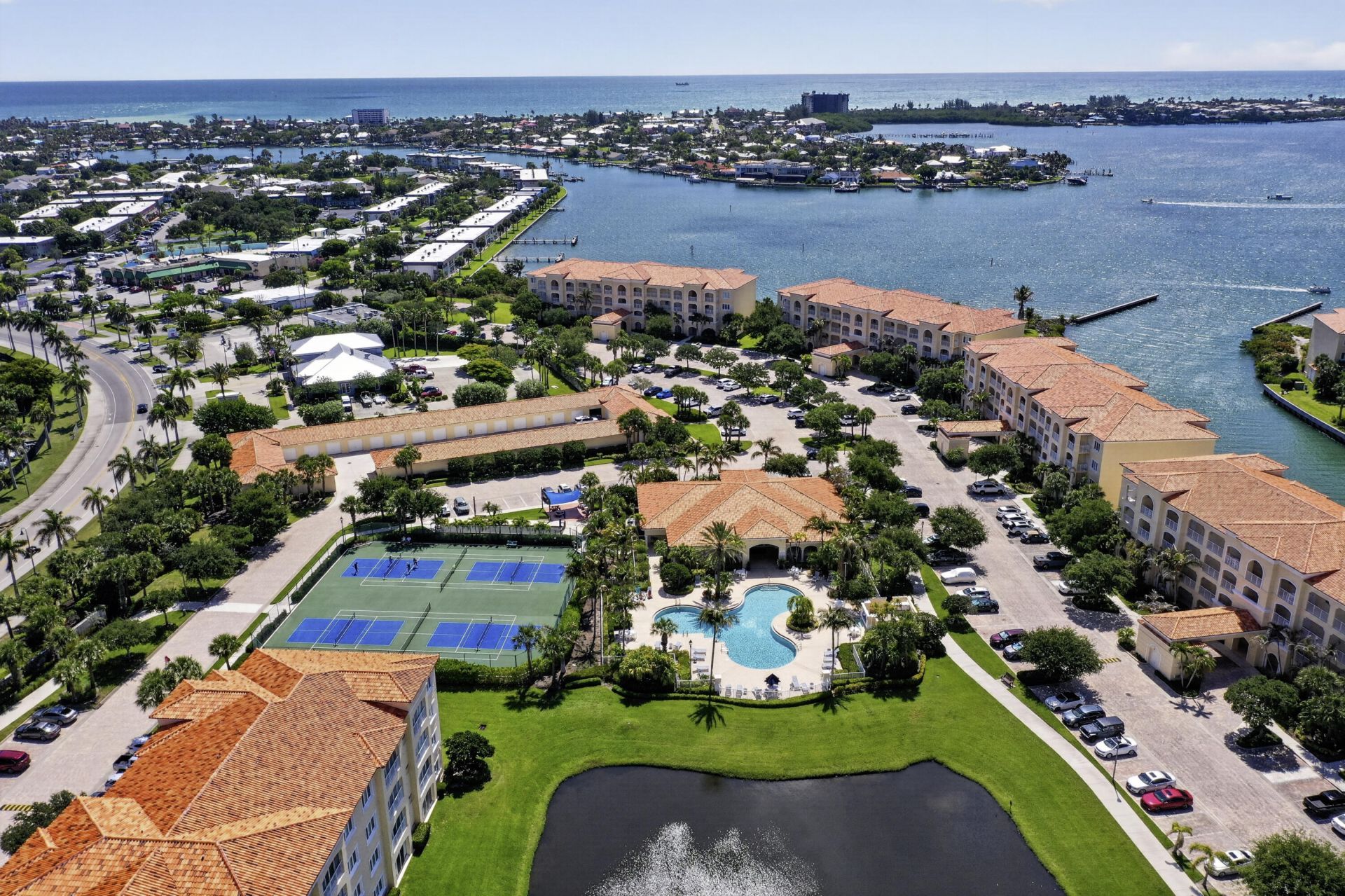 37 E Harbour Isle Dr Drive E, Unit 106, Fort Pierce, FL 34949 Photo
